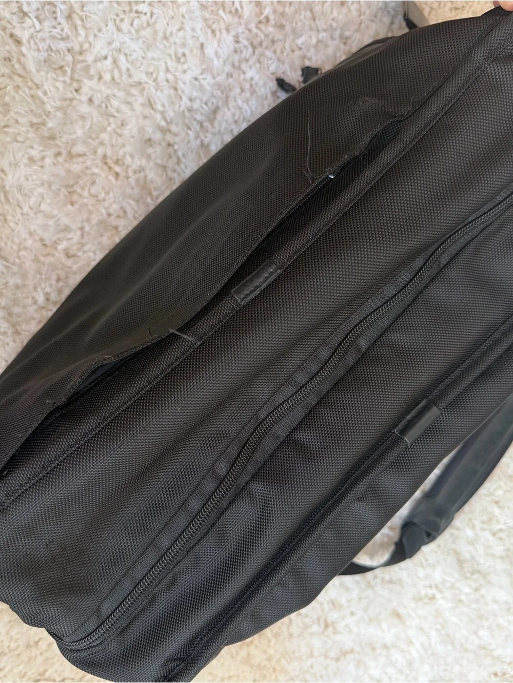 Tumi Black Men's Briefcase with Shoulder Strap